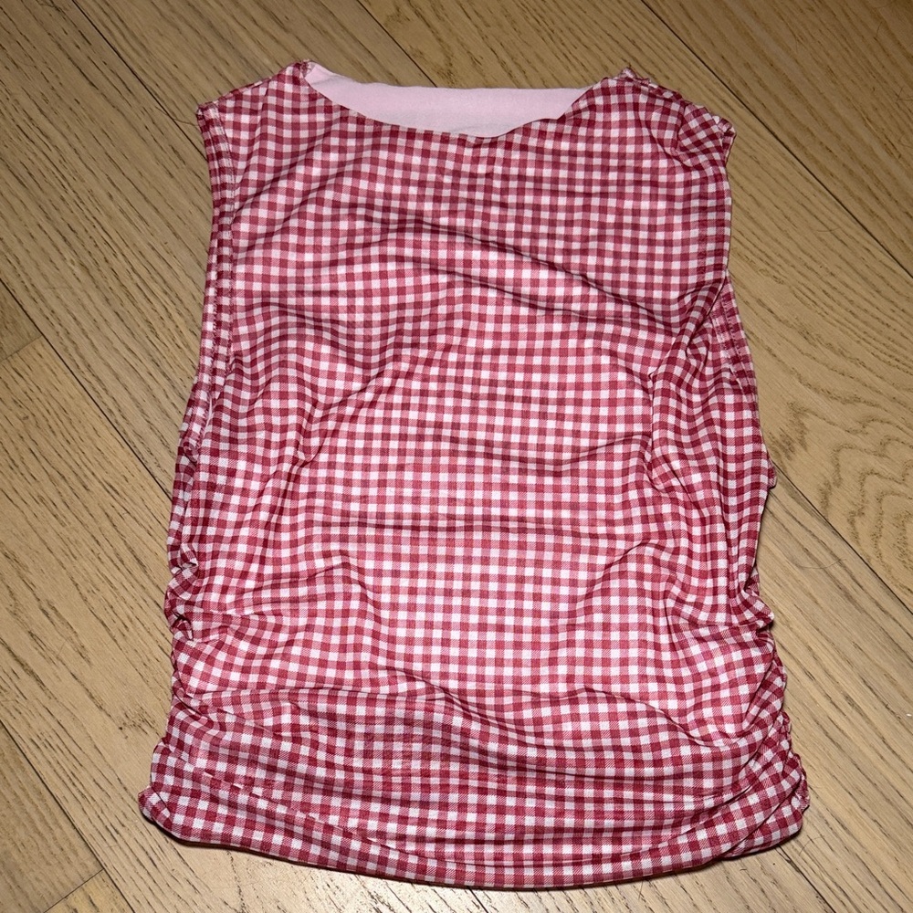 SHEIN Red and White Gingham Sleeveless Top